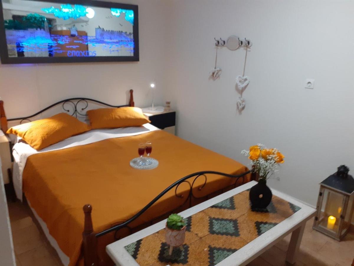 Stone Clock'S House Apartment Nafpaktos Bagian luar foto