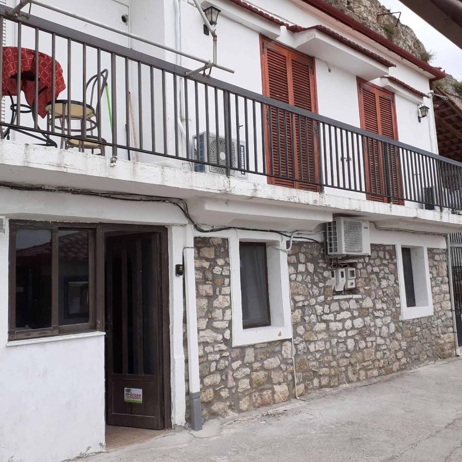 Stone Clock'S House Apartment Nafpaktos Bagian luar foto