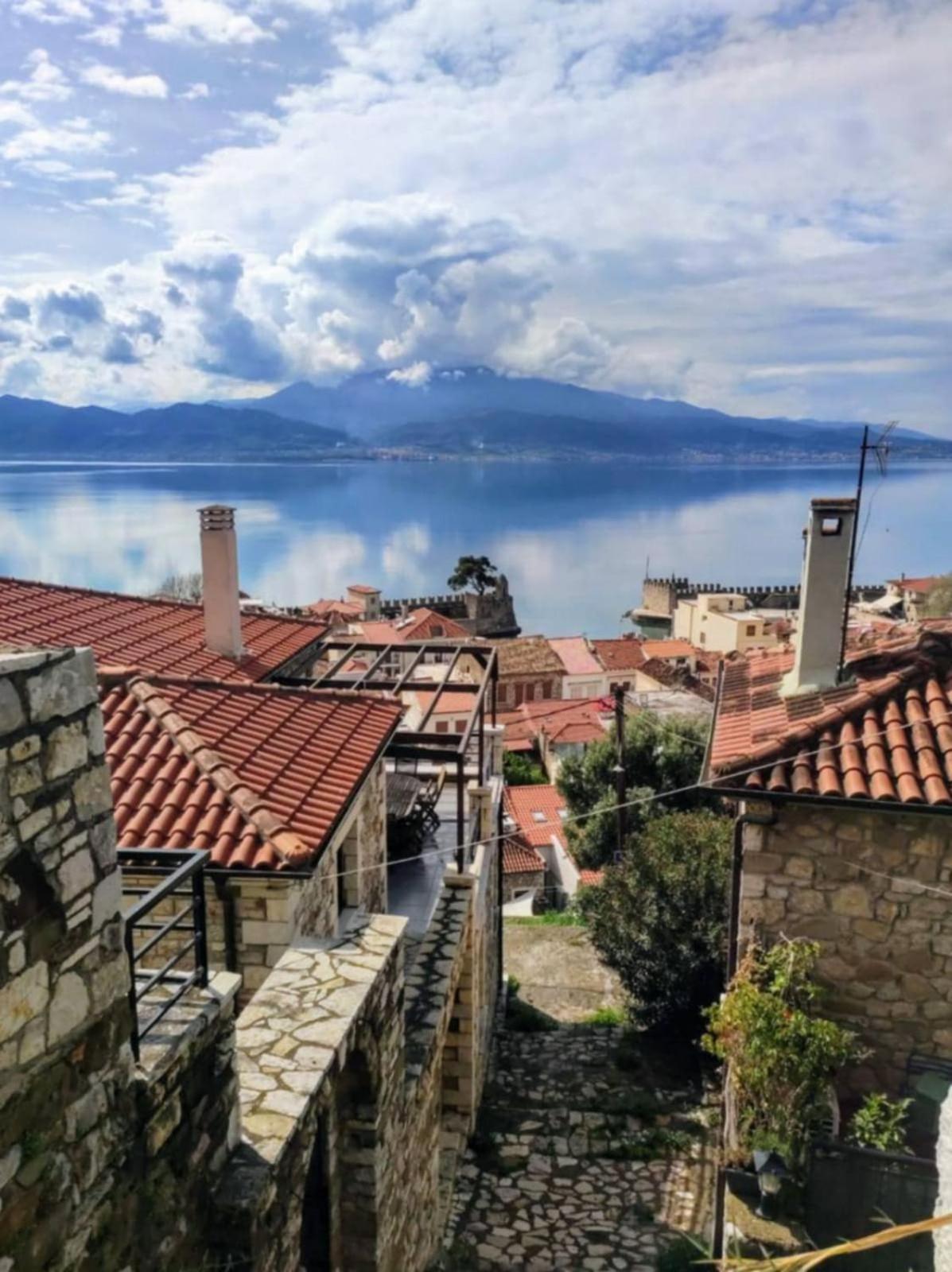 Stone Clock'S House Apartment Nafpaktos Bagian luar foto