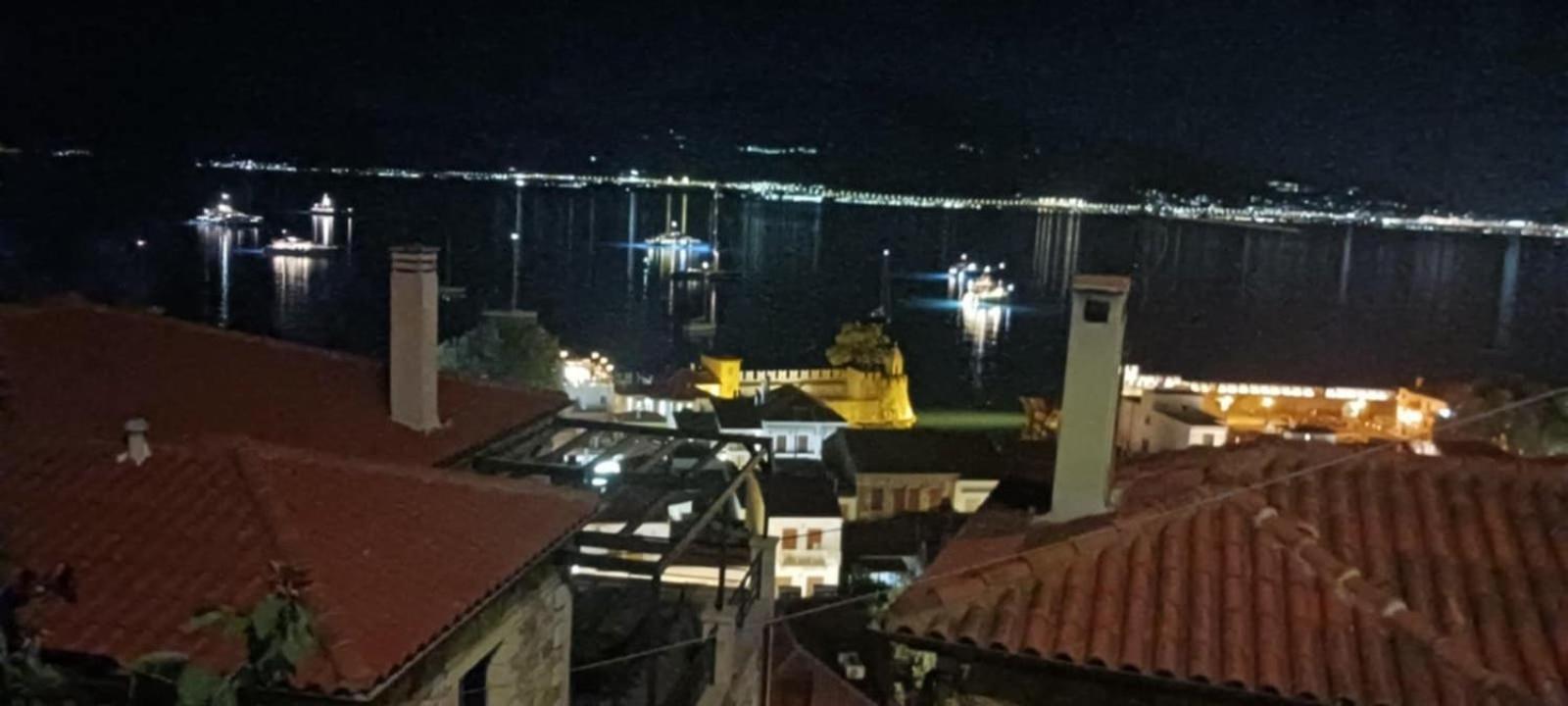 Stone Clock'S House Apartment Nafpaktos Bagian luar foto
