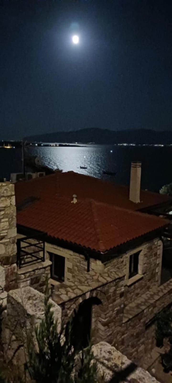 Stone Clock'S House Apartment Nafpaktos Bagian luar foto