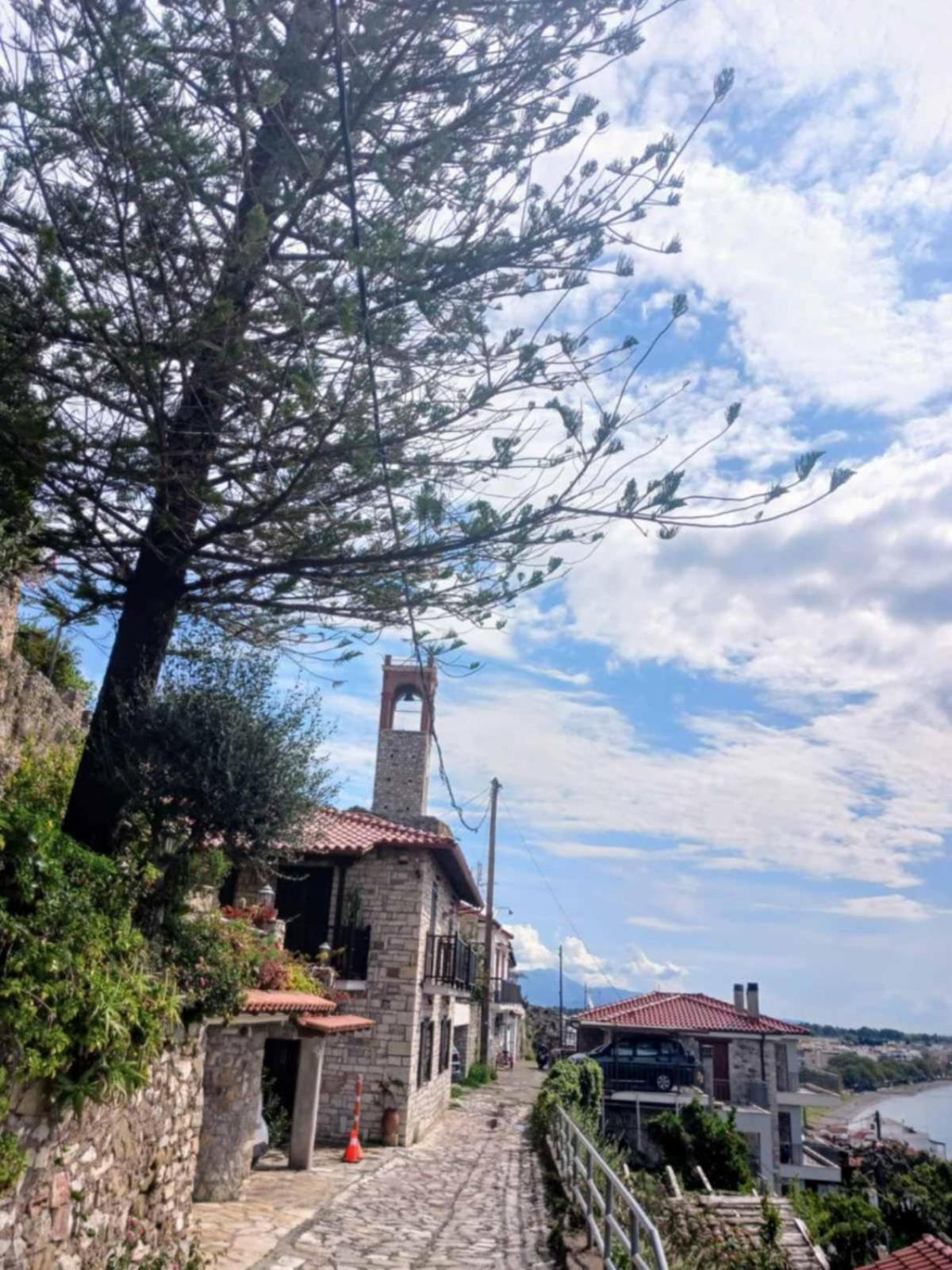 Stone Clock'S House Apartment Nafpaktos Bagian luar foto
